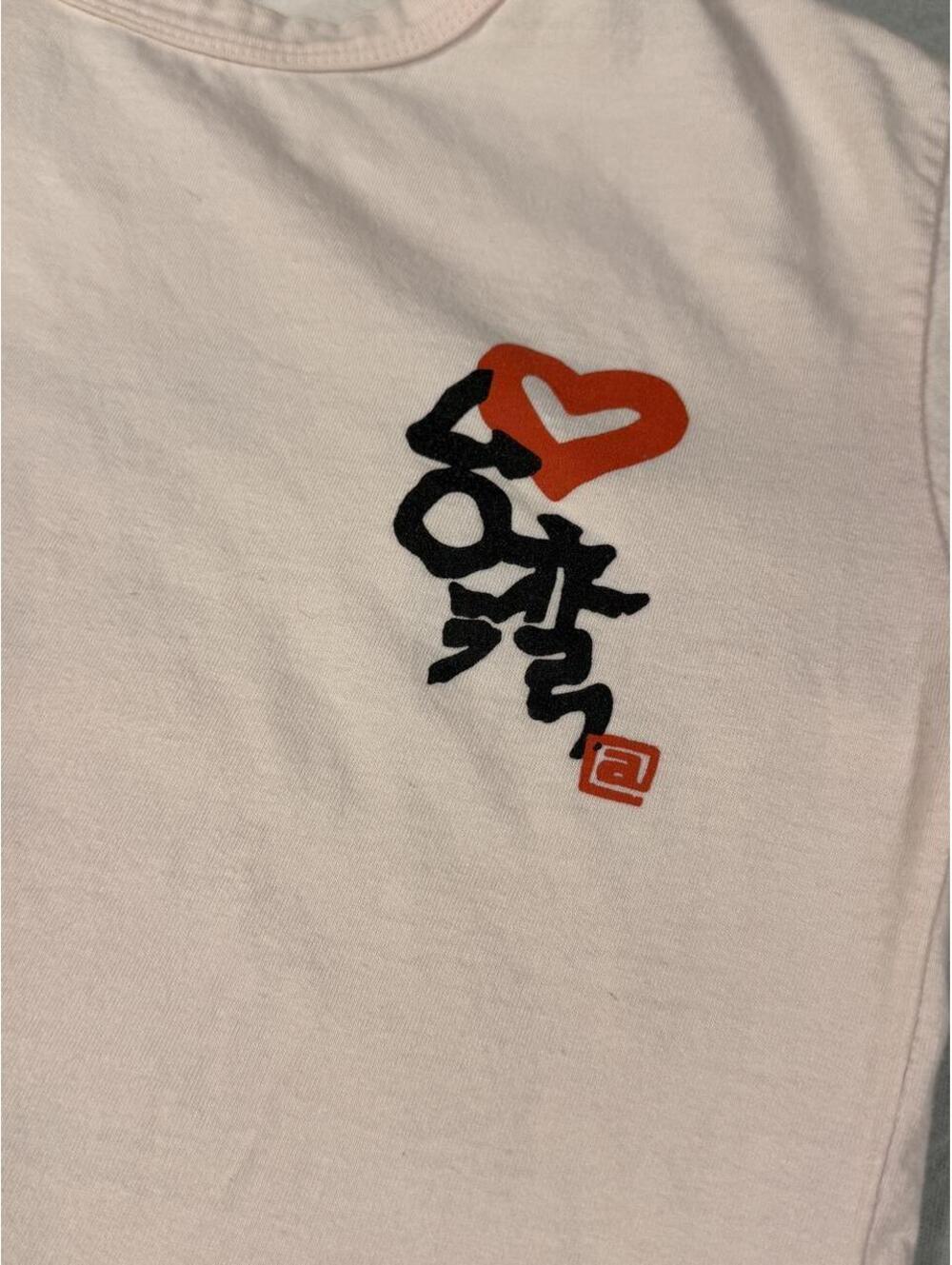 Taiwan T-Shirt Medium Pink, Character Front Back Graphic